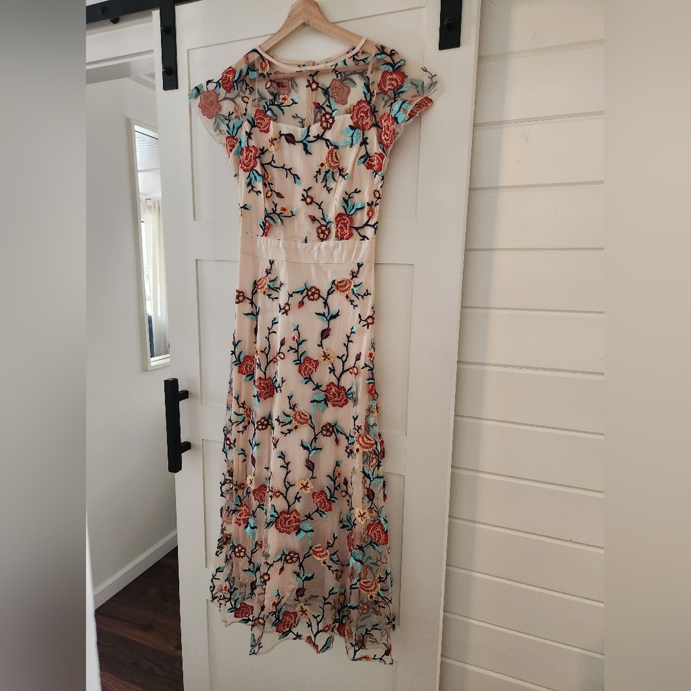 Embroidered Floral Lace Dress 👗
